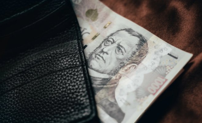 Конец двухлетнего периода снижения доходов. Средняя зарплата в первом квартале реально выросла