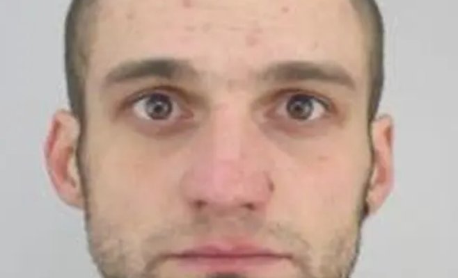 На площади в Евичке убили женщину, преступника ищут также на юге Моравии