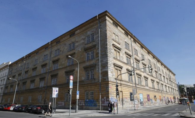 Строительное управление закрыло Карлинские казармы