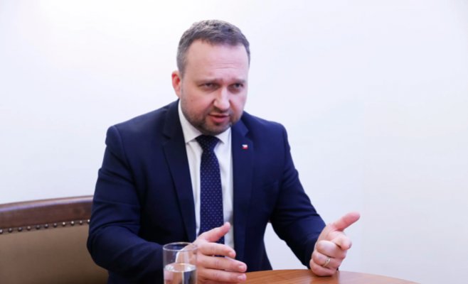 Иностранцы из девяти стран смогут работать в Чехии без разрешения