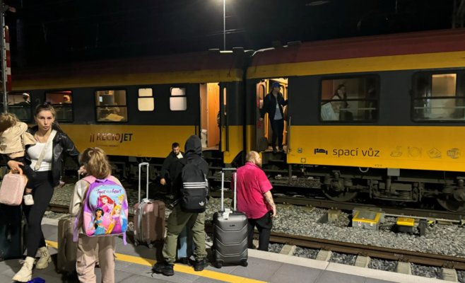 В Пардубице столкнулись пассажирский и грузовой поезда: четыре человека погибли