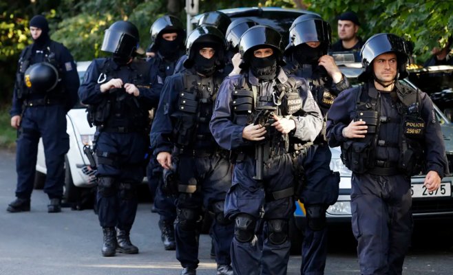 Полиция в состоянии готовности из-за угрозы теракта: задержан иностранец