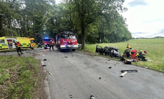 Серьезное ДТП на Рокицанах: трое пострадавших, вертолет доставил раненых в больницу