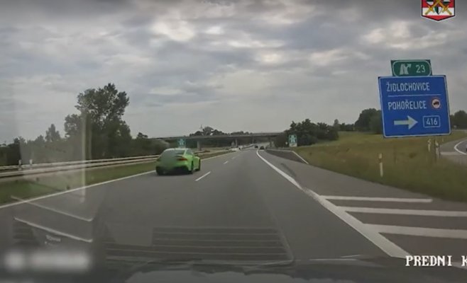 Иностранец на Audi разогнался до 216 км/ч под Брно