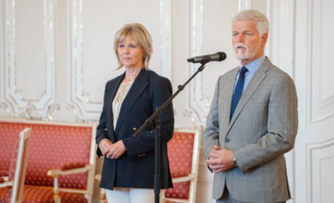 Президент Павел сдал кровь и призвал здоровых людей последовать его примеру