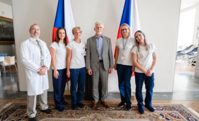 Президент Павел сдал кровь и призвал здоровых людей последовать его примеру