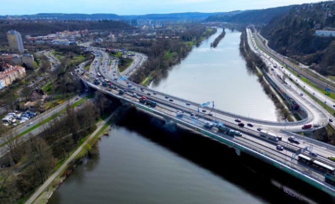 Завершение ремонта Барандовского моста снова отложено, но работы должны быть завершены в этом году