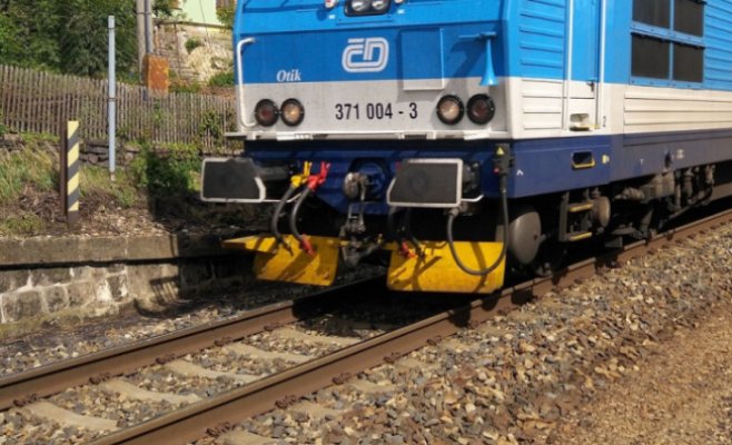 В Праге два человека погибли под колесами поезда в течение нескольких часов: женщина покончила с собой