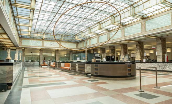 Столица подписала договор на покупку банковского здания за 3,5 миллиарда