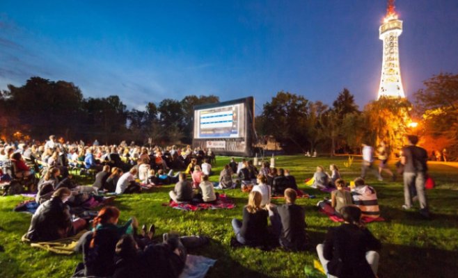 Kinobus DPP отправляется в путь: Фильмы для всех и благотворительность