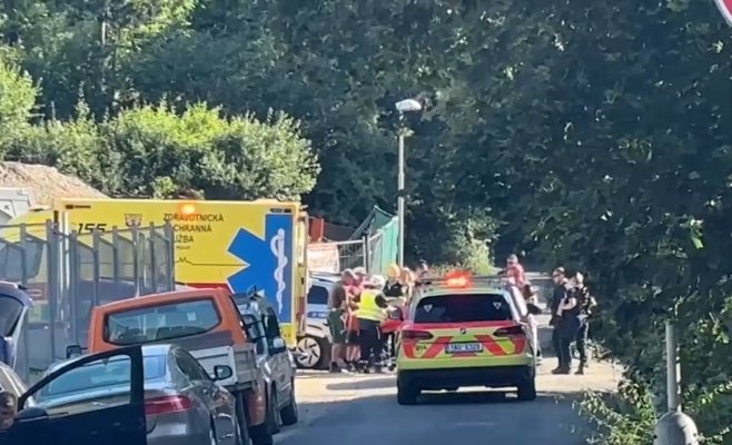 На стройке в Праге рабочему на голову упала балка: мужчина в искусственной коме