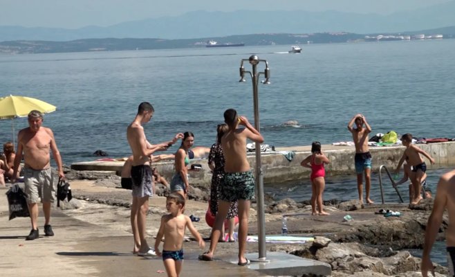 Сколько стоит аренда лежака и зонтика в Хорватии?