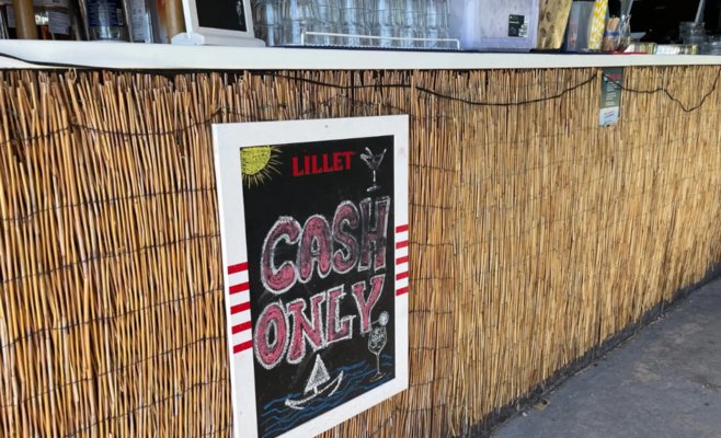 Сколько стоит аренда лежака и зонтика в Хорватии?