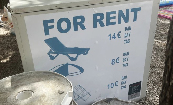 Сколько стоит аренда лежака и зонтика в Хорватии?