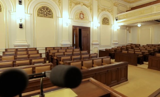 Самые большие прогульщики в парламенте: Бабиш, Чернохова, Фиала и Валек
