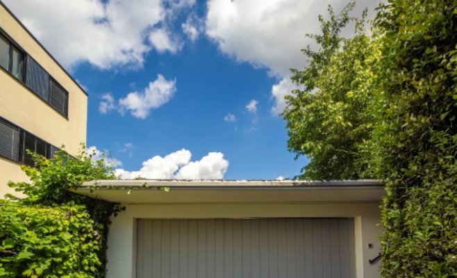 Люди снова начинают активно искать гаражи