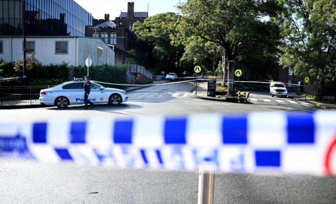 Четырнадцатилетний подросток на университете в Сиднее просто так ранил человека. Они вообще не были знакомы.