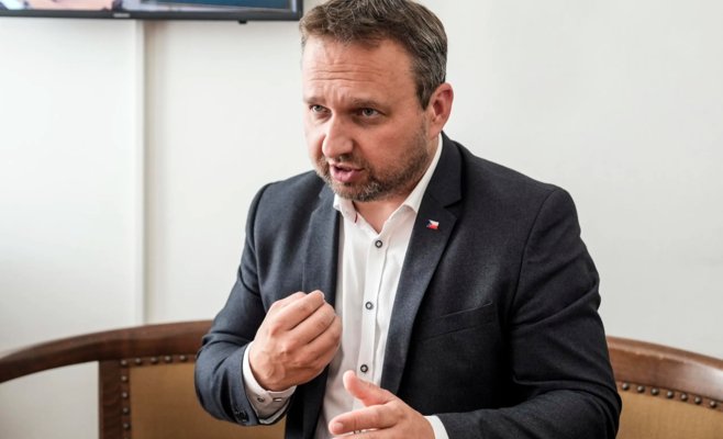 Пенсионный возраст может расти медленнее, признает Юречка