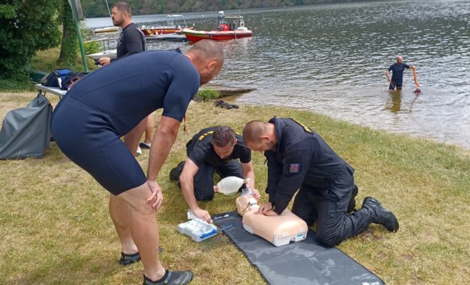 Несчастный старт каникул: юноша прыгнул в воду, велик риск остаться парализованным