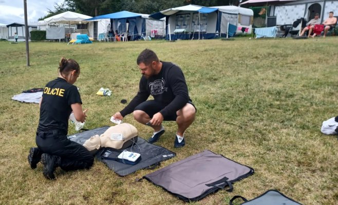 Несчастный старт каникул: юноша прыгнул в воду, велик риск остаться парализованным