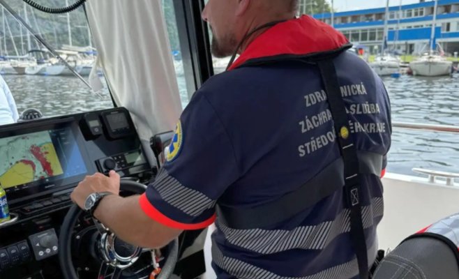 Несчастный старт каникул: юноша прыгнул в воду, велик риск остаться парализованным