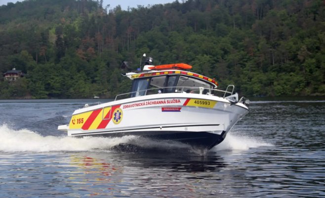 Несчастный старт каникул: юноша прыгнул в воду, велик риск остаться парализованным