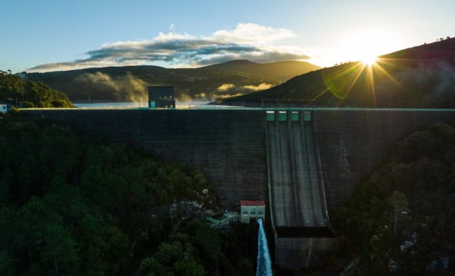 Загадочный чешский миллиардер богатеет, когда идет дождь. Новый джекпот найден у Атлантики