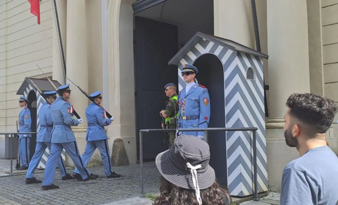 Ворота Гигантов в Пражском граде будут закрыты. Посетители не увидят смену караула