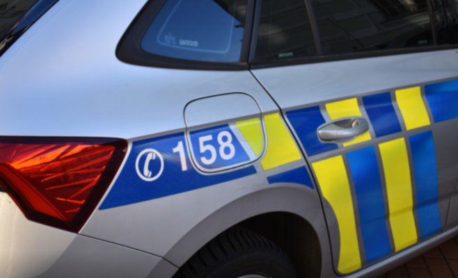 Мужчина перебегал шоссе D1 у Праги и был сбит автомобилем. Он скончался на месте, авария заблокировала движение