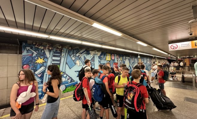 Вестибюль станции метро Флоренц украшен двумя новыми муралами. Художественные работы появятся еще на пяти станциях