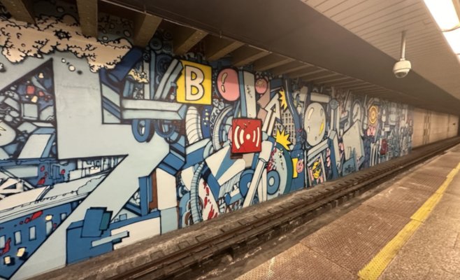Вестибюль станции метро Флоренц украшен двумя новыми муралами. Художественные работы появятся еще на пяти станциях
