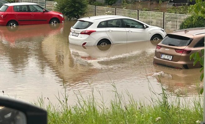 Штормы вновь валят деревья и останавливают поезда в Чехии
