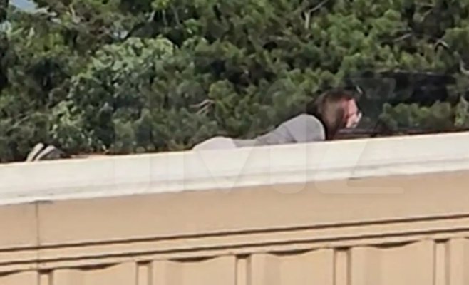 Полицейский поднялся на крышу к стрелку. Стрельба по Трампу началась после этого