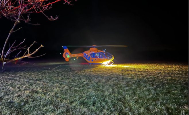 Мальчик проколол яичко при перелезании через забор и был доставлен в больницу с частью ограды