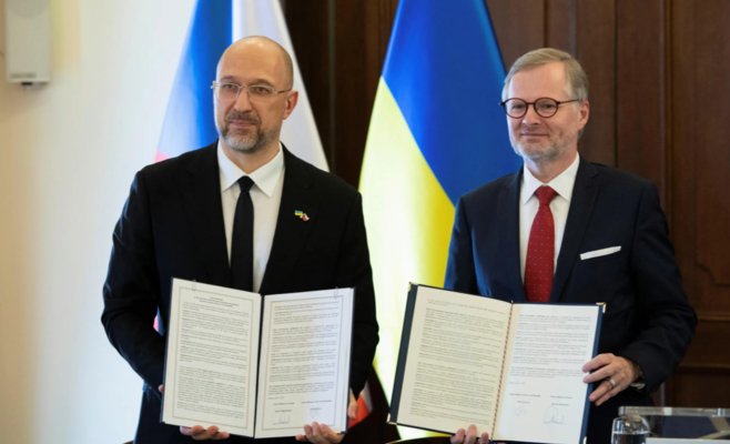 Чехи помогут Украине в производстве боеприпасов и штурмовых винтовок