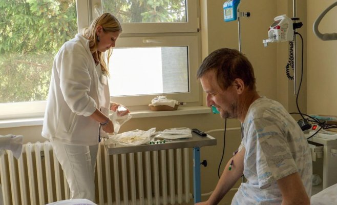 В IKEM провели мировую первую трансплантацию органов брюшной полости и стенки от двух доноров