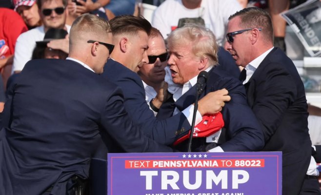 Трамп на первом митинге после покушения снова насмехается над демократами и Байденом