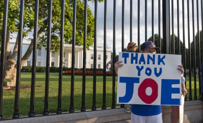 Отказ Байдена от участия в выборах принес демократам рекордные суммы