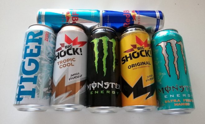 Энергетические напитки должны продаваться только с 18 лет, считает главный санитарный врач