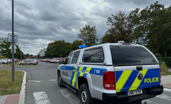 Эвакуация бара в Кладно: Пьяный мужчина положил на стол гранату