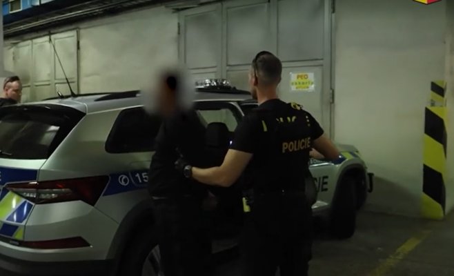 Украинец, напавший с ножом на Жижкове, сам сдался полиции