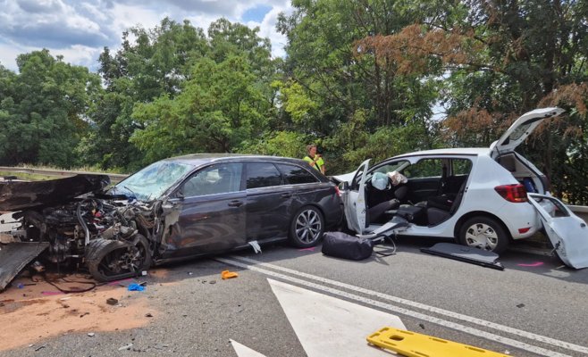 Массовая авария под Славковом-у-Брно: восемь пострадавших, включая троих детей