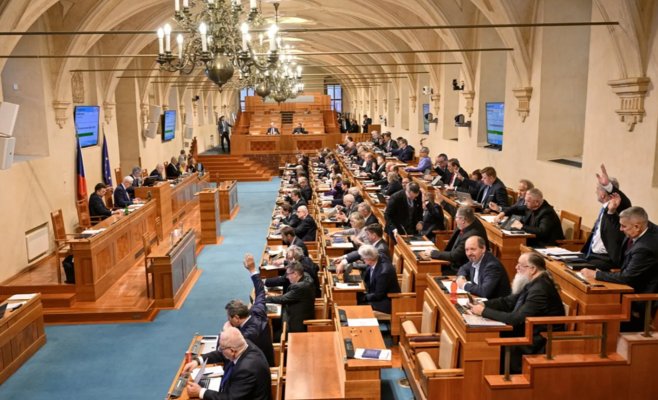 Сенат утвердил поэтапное повышение минимальной зарплаты в Чехии