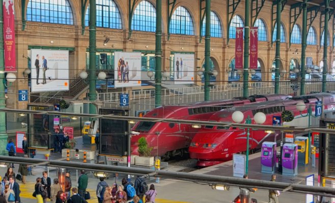 Поджоги на парижских вокзалах: транспорт парализован