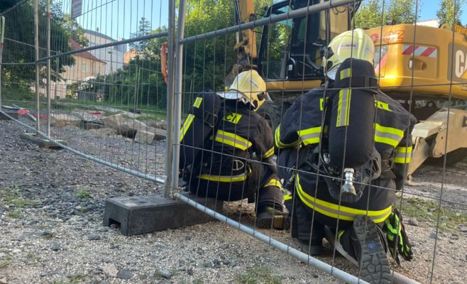 В Либерце эвакуировали две десятка человек из-за утечки газа из поврежденной трубы
