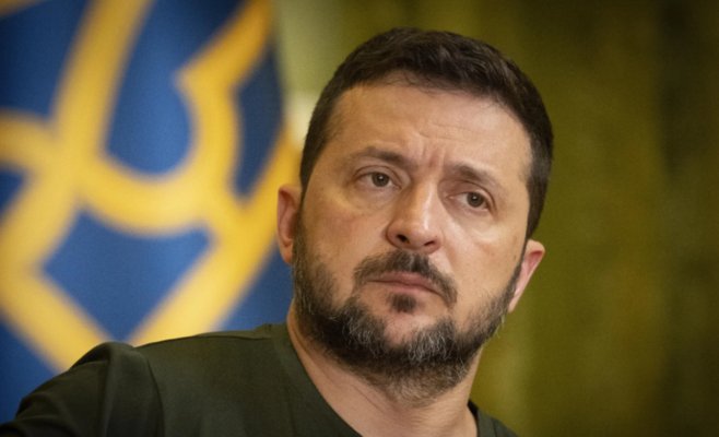 Зеленский впервые заговорил о возможности уступить территорию России. Решать должен народ