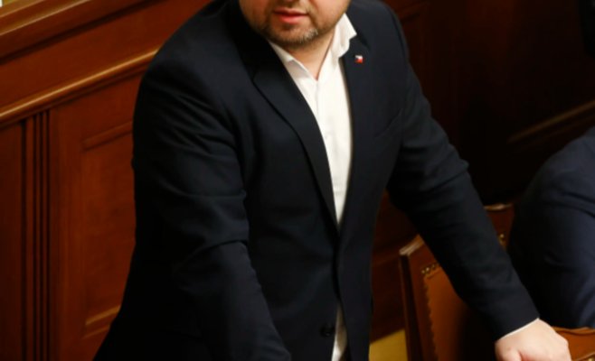 Продление испытательного срока до четырех месяцев усилит неуверенность работников, признало министерство