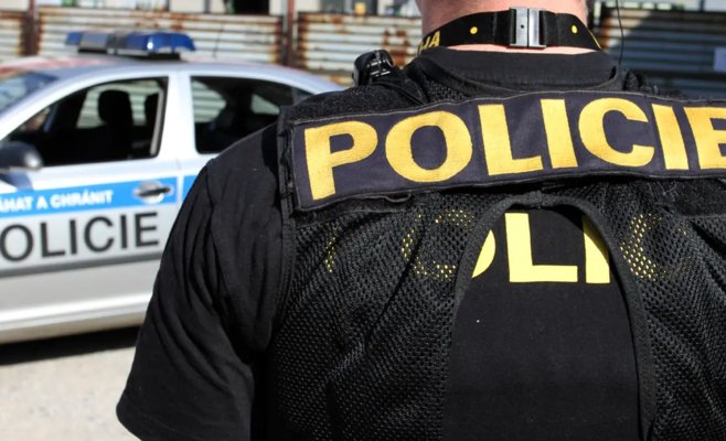 Полиция проводит рейды в четырёх регионах из-за государственных тендеров, задержано более десяти человек