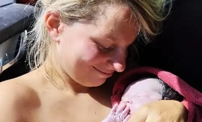 Роды в автомобиле: в Опаве родилась девочка Зорка