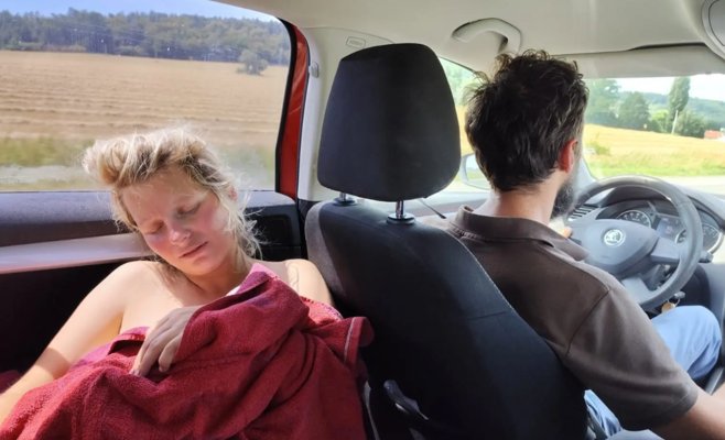 Роды в автомобиле: в Опаве родилась девочка Зорка